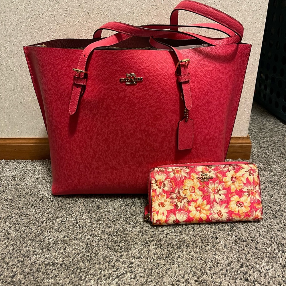 Large Coach hand bag with matching wallet